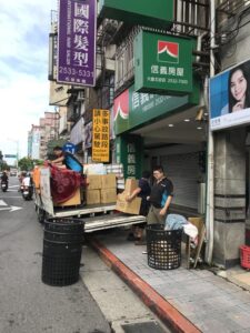 台北搬家案例.信義房屋大直店喬遷1